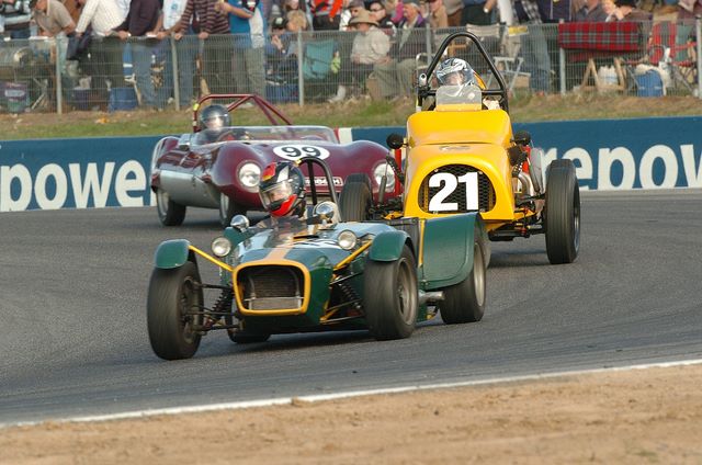 Last turn onto the front straight at Winton